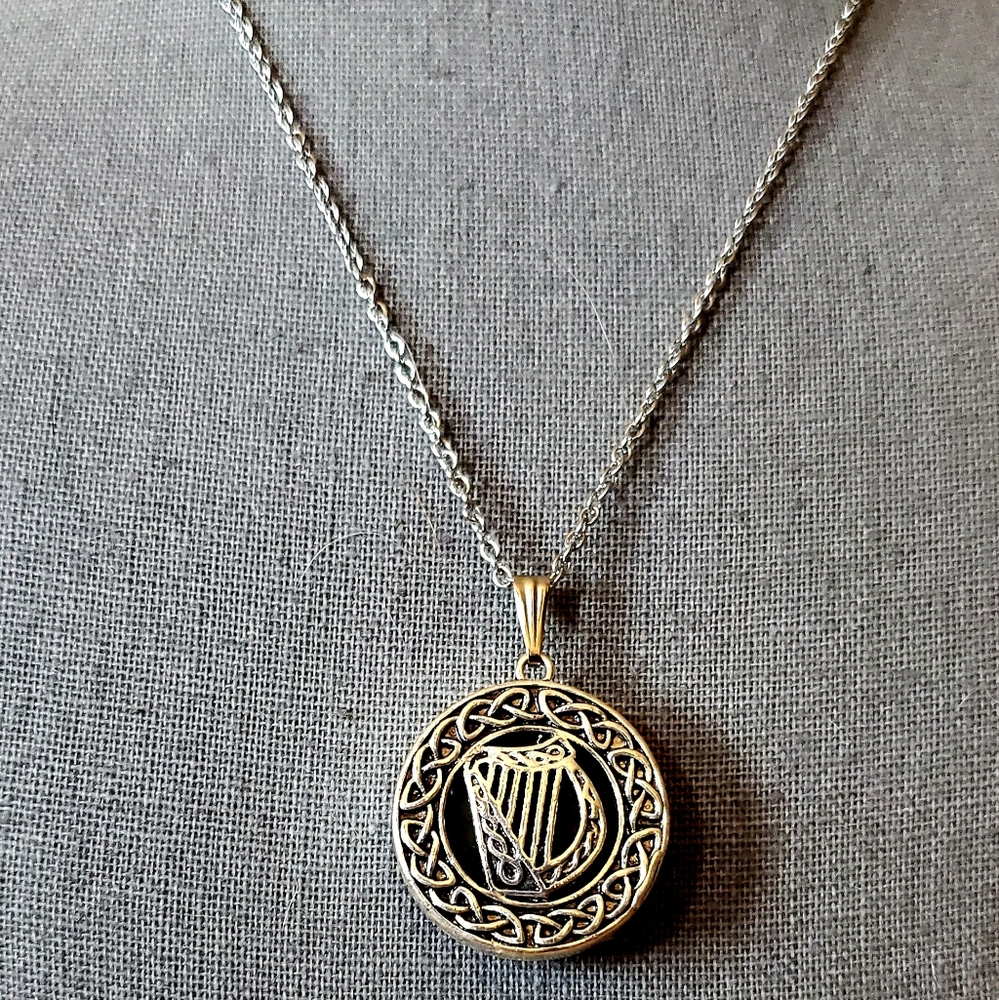 New Galanta Handmade Irish Connemara Marble Harp Celtic Necklace